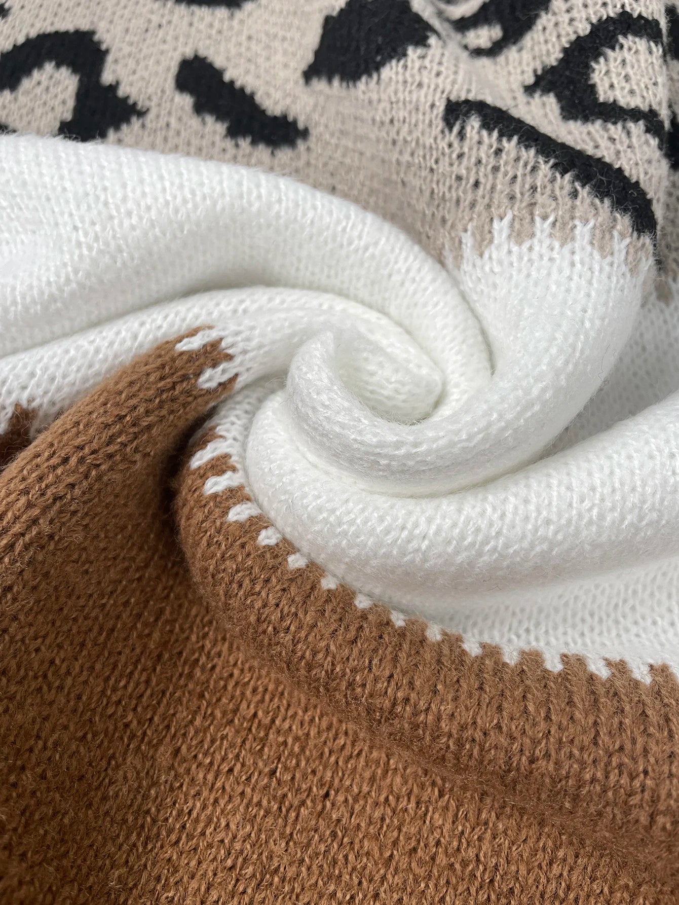Alva™ | Trendig leoprint-tröja