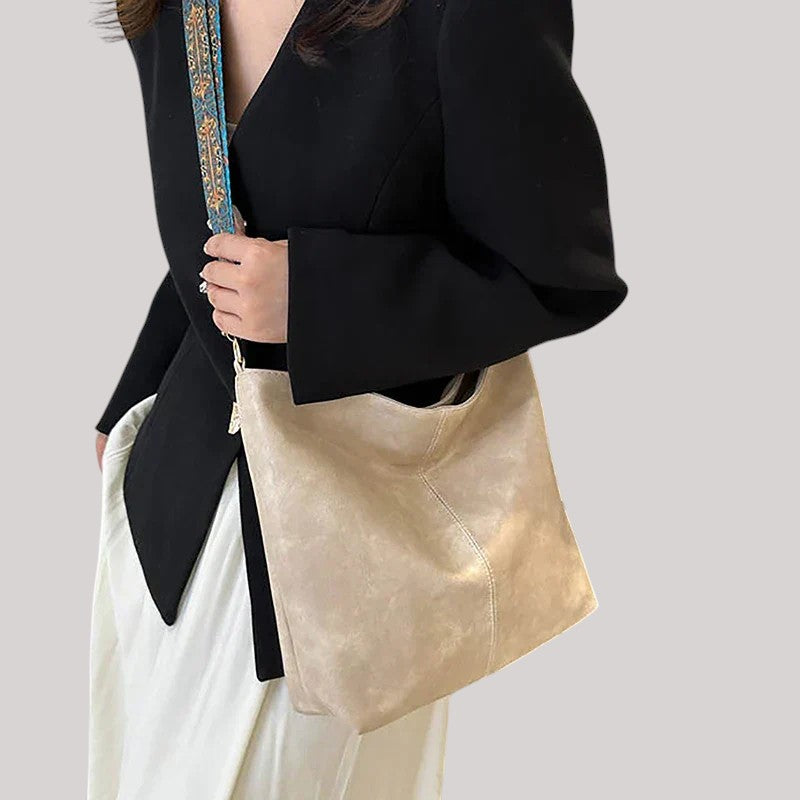 Embjørg | Klassisk axelväska med justerbart mönstrat band